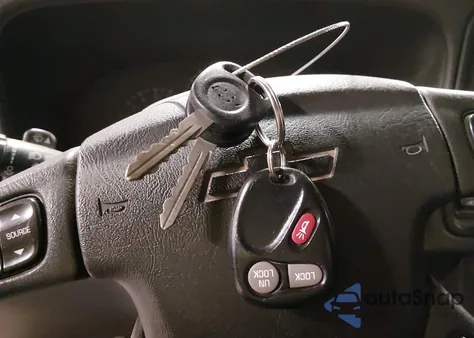 2003 Chevrolet Silverado 1500 Ls z USA, uszkodzony, nr VIN 2GCEK19T931313298